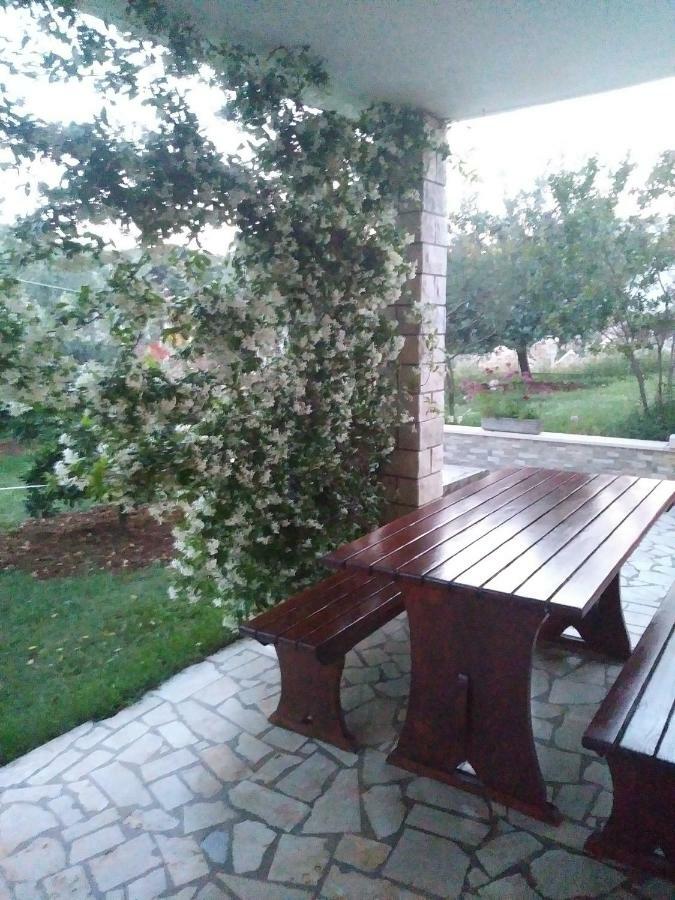 Guest House Ravnic โปเรช ภายนอก รูปภาพ