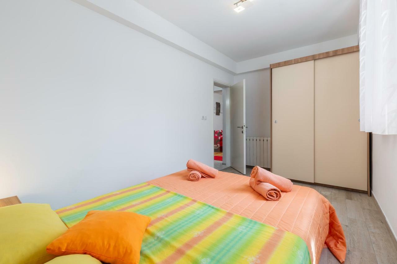 Guest House Ravnic โปเรช ภายนอก รูปภาพ